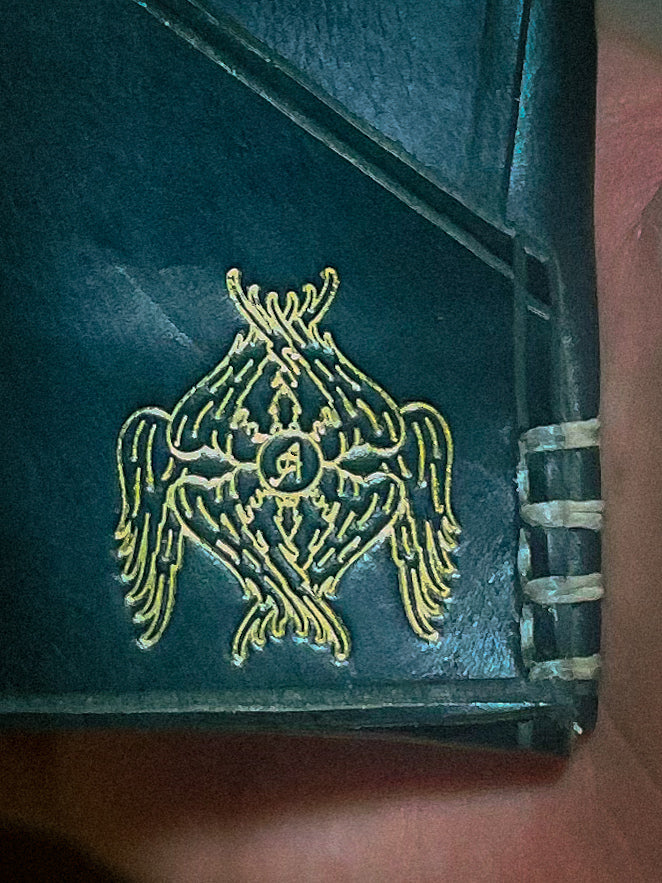 NO. 88 Charcoal Black (Natural Thread)